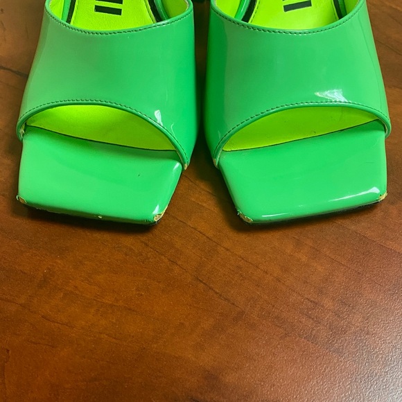 Gianni Bini Lime Patent Square-Toe Slide Heels - Picture 5 of 6